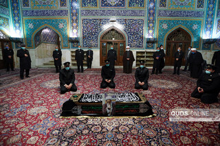 طواف پیکر آیت الله مصباح یزدی در حرم مطهر رضوی
