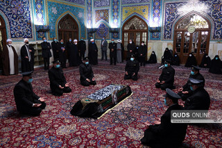 طواف پیکر آیت الله مصباح یزدی در حرم مطهر رضوی
