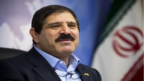 الان با کت و شلوار شیک ایستادهاند اما جواب تلفن مرا نمیدادند عباس جدیدی