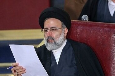 آیتالله رئیسی، دعوت اعضای خبرگان را برای برگزاری جلسه درباره انتخابات ۱۴۰۰ نپذیرفت
رئیسی - کراپشده