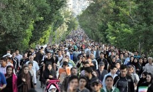 پیاده روی خانوادگی در ائل گلی تبریز برگزار می شود
