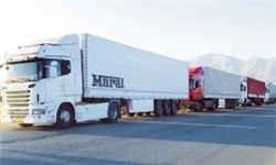 توقف ۲۵۰ کامیون در مرز ایران به ترکیه/ بررسی مسیرهای جایگزین ترکیه برای ترانزیت/ ۱۶۰ پرونده قاچاق سوخت کامیون‌های ترک