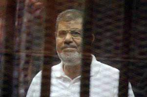 آخرین نامه محمد مرسی از پشت میله‌های زندان