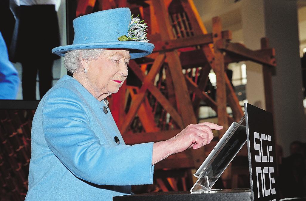 ملکه انگلیس هم به توییتر پیوست