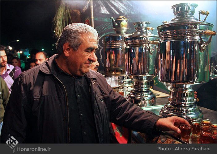 نوحه خوانی یک هنرپیشه کهنه‌کار برای امام حسین(ع)+عکس