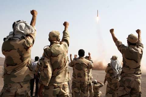 توان نظامی ایران هر روز بیشتر از دیروز/ موشکهای ایرانی بازدارنده است نه تهدید کننده/ ترس دشمنان و ارامش و امنیت دوستان درسایه اقتدار نظامی ایرن