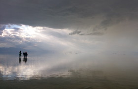 احیای دریاچه ارومیه را نباید سیاسی کرد