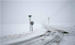 بارش برف در گیلان، زنجان، اردبیل و آذربایجان شرقی/ باران در محورهای مواصلاتی 5 استان کشور