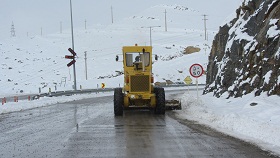 210 دستگاه ماشین آلات کار برف روبی زمستانی  در استان چهار محال و بختیاری را انجام می دهند