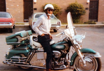 دفن پیرمرد آمریکایی با موتور سیکلتش+ تصاویر