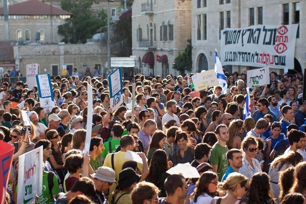 تظاهرات ساکنان سرزمین‎های اشغالی در اعتراض به لایحه سرزمین یهود