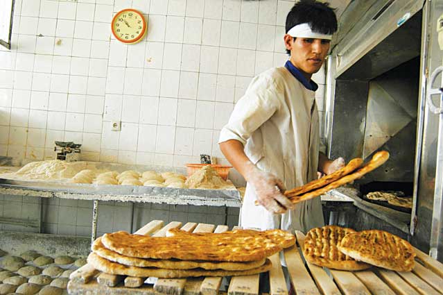  افزایش قیمت نان منطقی است