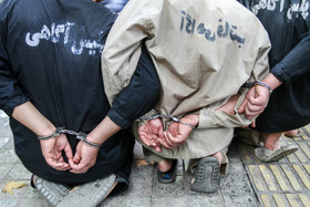 دستگیری عوامل زورگیری و سرقت از شهروندان در خانه‌شان+ عکس