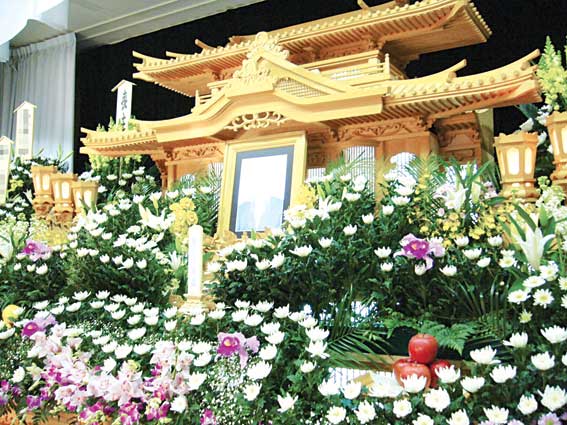 مراسم عزاداري در ژاپن رسمی و پرخرج است؛ آخرين دعا