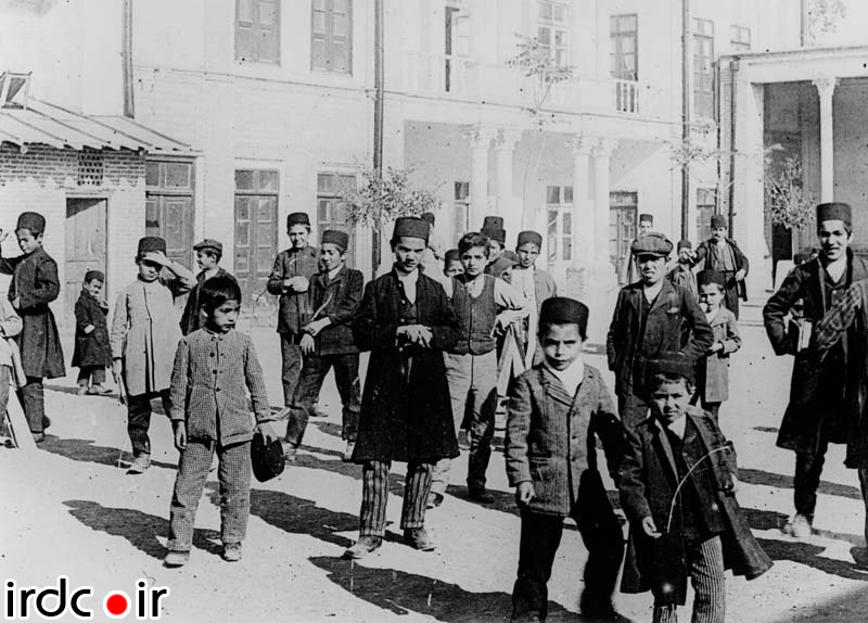 کلاس رایگان آموش زبان های خارجی در دوره قاجار!؟