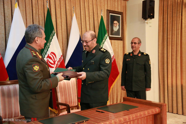 ایران و روسیه موافقتنامه همکاری نظامی امضا کردند