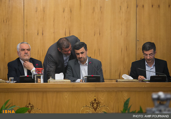اعلام برائت احمدی‌نژاد از اتهامات رحیمی