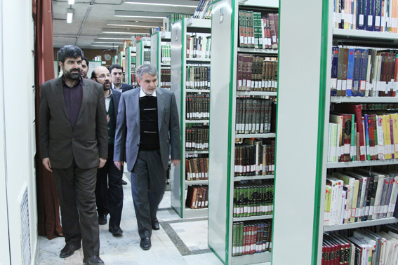  کتابخانه مرکزی آستان قدس رضوی مجموعه ای ممتاز و مایه غرور و هویت ایرانی و اسلامی است