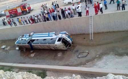 سقوط سنگ روی اتوبوس در کنگان بوشهر چهار کشته و 21 مصدوم برجا گذاشت