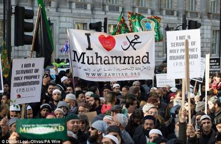 تظاهرات مسلمانان در لندن علیه انتشارکاریکاتور موهن توسط نشریه شارلی ابدو