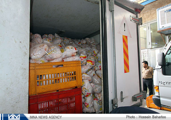 مرغ‌‌‌ها در بازارهمچنان گران می پرند/وعده ارزانی برای اسفند