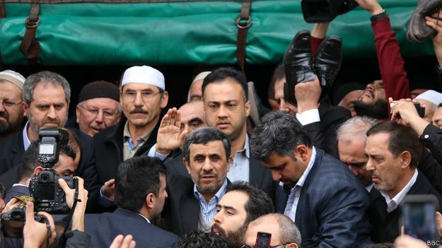 تشنج آفرینی یک داعشی در حاشیه سخنرانی احمدی نژاد در ترکیه