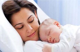 شیر مادر تامین‌کننده‌ تمام نیازهای تغذیه‌ای نوزادان است