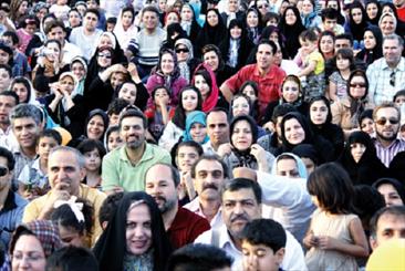 ۱.۳ میلیون جوان ایرانی مجرد مانده اند/ آمار سن ازدواج در کشور