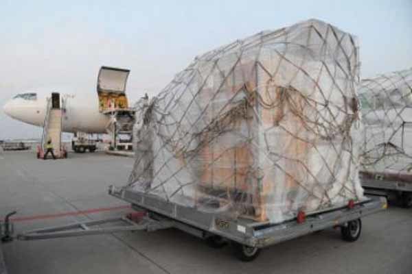 فرود هواپیماهای حاوی کمکهای بین المللی در فرودگاه صنعا