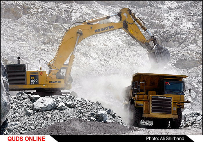 تردد تریلی های حامل سنگ های معدنی زیر ساخت های جاده ای رشتخوار را آسیب پذیر کرده است