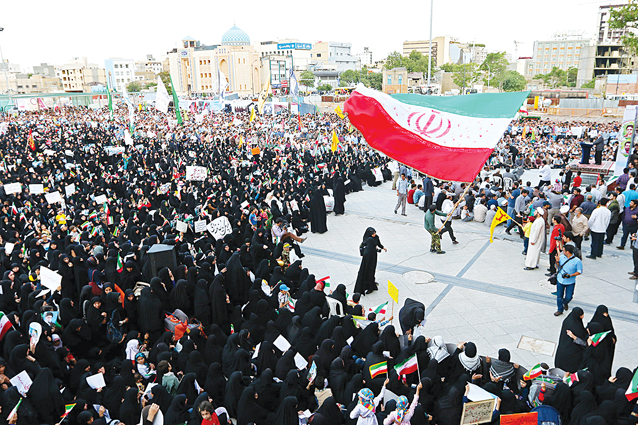 اجتماع مردم مشهد  در اعتراض به زیاده خواهی آمریکا در مذاکرات هسته ای