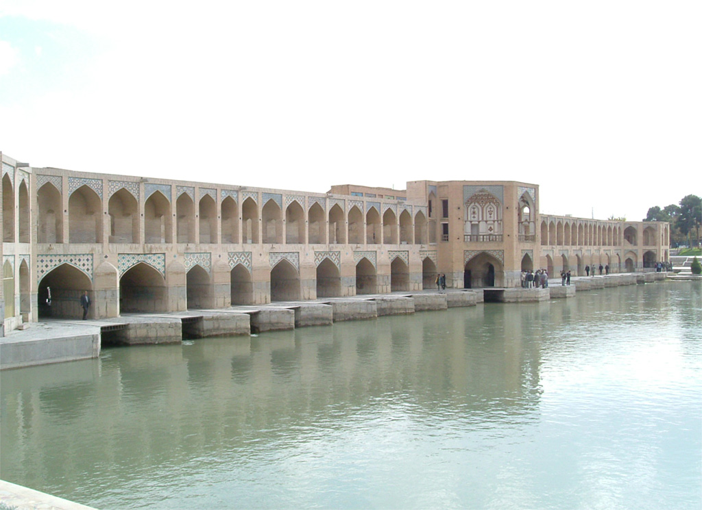 آمادگی اصفهان برای میزبانی از۲میلیون مسافر/زاینده‌رود جاری می‌شود