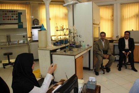مدیرکشاورزی بابل عراق از آزمایشگاه دامپزشکی ایلام بازدید کرد