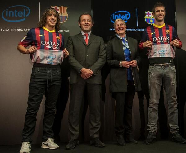 سبک عجیب تبلیغات در پیراهن تیم بارسلونا با تبلیغ در زیر پیراهن