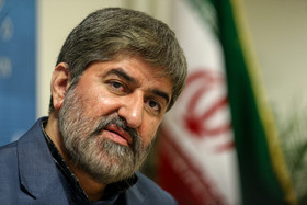 دست دادن با اوباما دلیل نفوذ آمریکا در ایران نیست