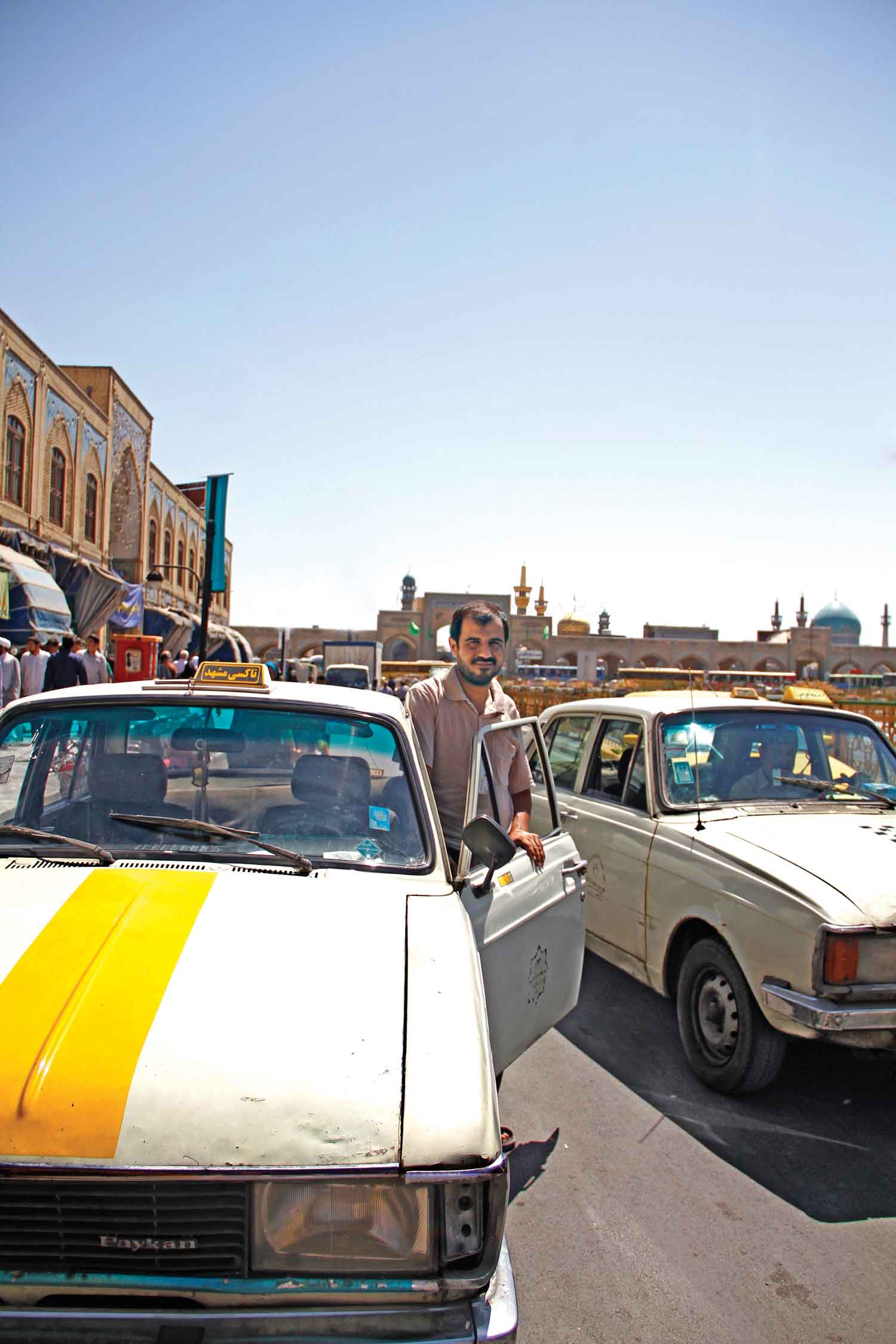 راننده تاکسي مسیر حرم  ۴هزار و ۵۰۰ يورو را به صاحبش بازگرداند