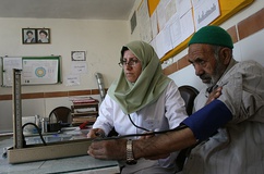 تمهیدات تأمین‌اجتماعی برای جذب و نگهداشت پزشکان در مناطق محروم