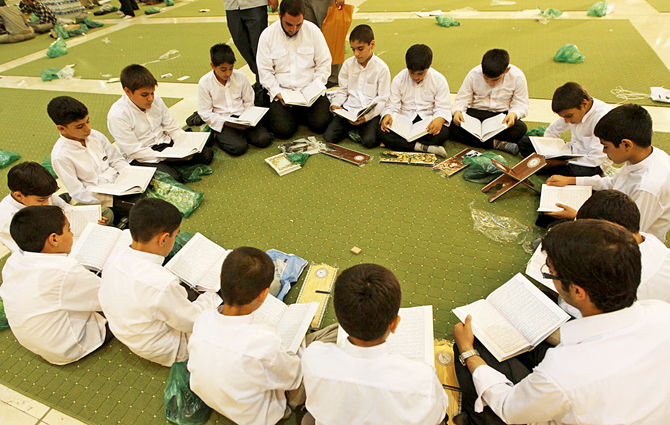  انس با «قرآن» آسیبهای اجتماعی  را کاهش می‌دهد