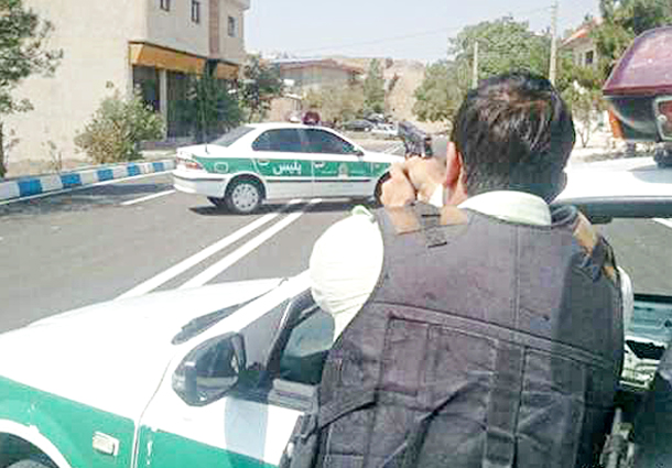  درگیری مسلحانه مأموران با قاچاقچیان  در خیابانهای مشهد