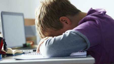 آزار و اذیت اینترنتی باعث گرایش نوجوانان به خودکشی می شود