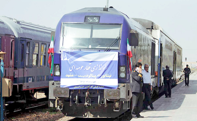 قطار  نیشابور- بینالود- مشهد  راه  افتاد