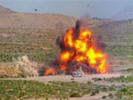 انفجار  بمب کنار جاده ای در سراوان/ ۲ نفر از نیروهای سپاه مجروح شدند
