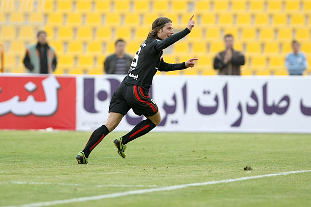 اشپیتیم آرفی: دوست داشتم در مشهد به دنیا بیایم 