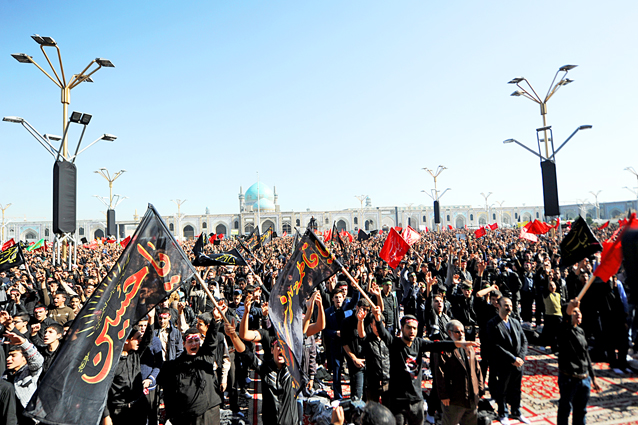  گردهمایی ۱۲ هزار دانش آموز عزادار در حرم امام رضا(ع)