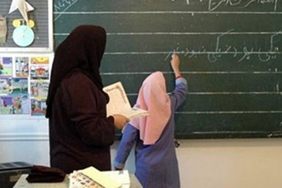 کمبود معلم و کاهش حق‌التدریس چه منطقی دارد؟