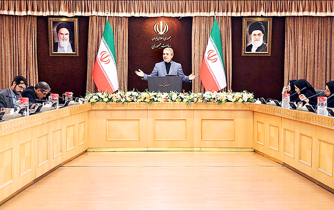 مقتضی نیست یک مسؤول بگوید چند تا کفش یا خانه دارم