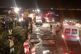 شناسایی ۱۶ جسد حادثه تصادف اخیر جاده قم - تهران