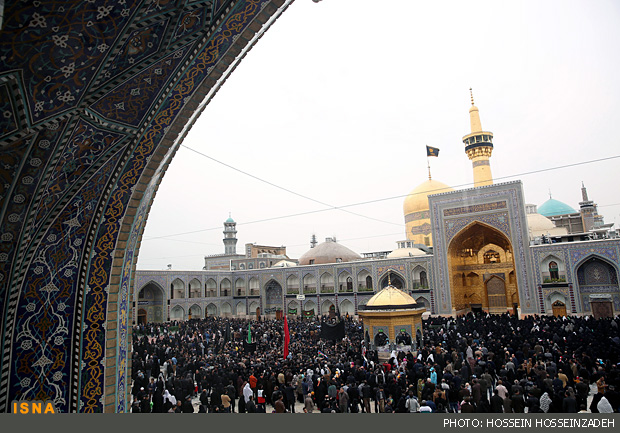 مراسم تاسوعای حسینی در حرم مطهر رضوی به روایت تصویر
