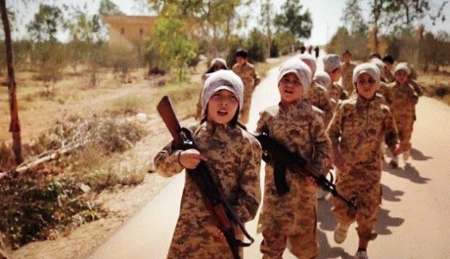 داعش ۱۲ عضو کودک خود را اعدام کرد
