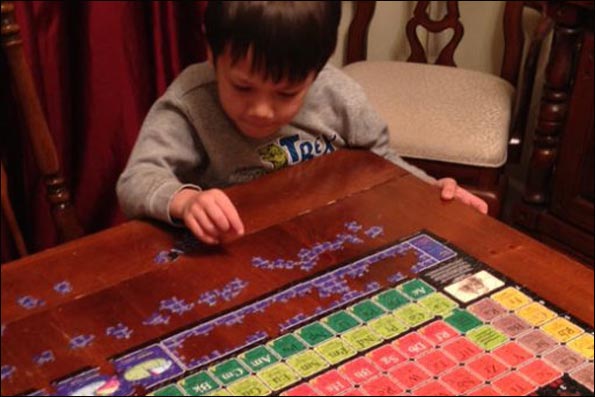 نابغه ۵ ساله‌ای که ذهن می‌خواند + عکس